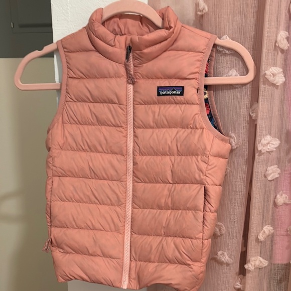 Patagonia Coral Puffer Vest with Floral Lining - Picture 3 of 5